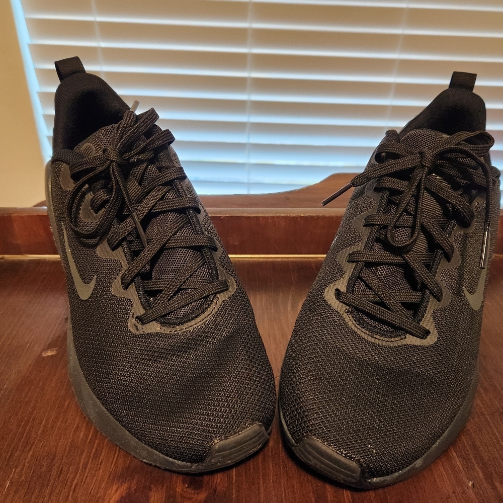 Nike Womens Black Sneakers